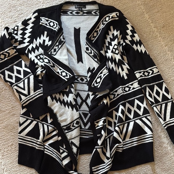 Signature Studio Black and White Cardigan Sweater - Picture 1 of 3